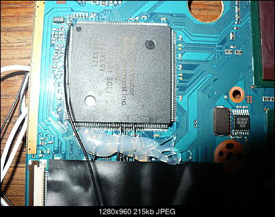 PS2 + Modbo760 - czarny ekran po wlutowaniu-p1100469.jpg