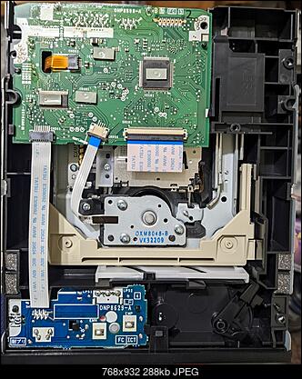 Pioneer BDR-213 / S13-inside-01.jpg