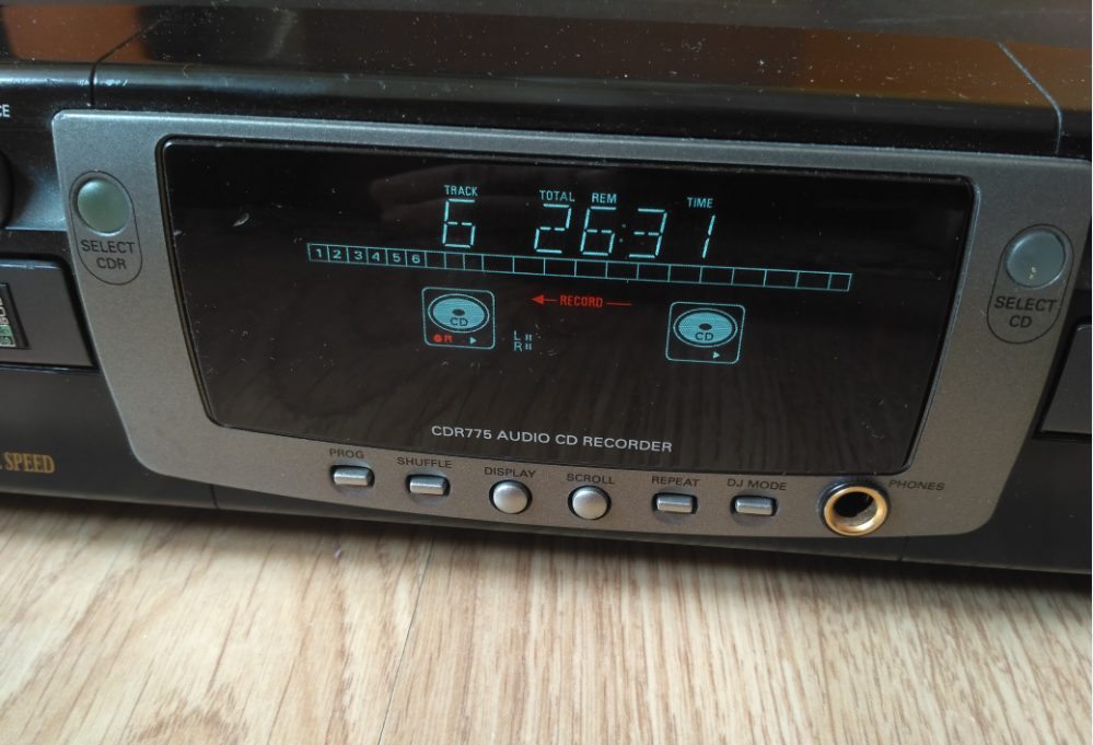 Philips CDR-775 Compact Disc Recorder 2000r.-4.png