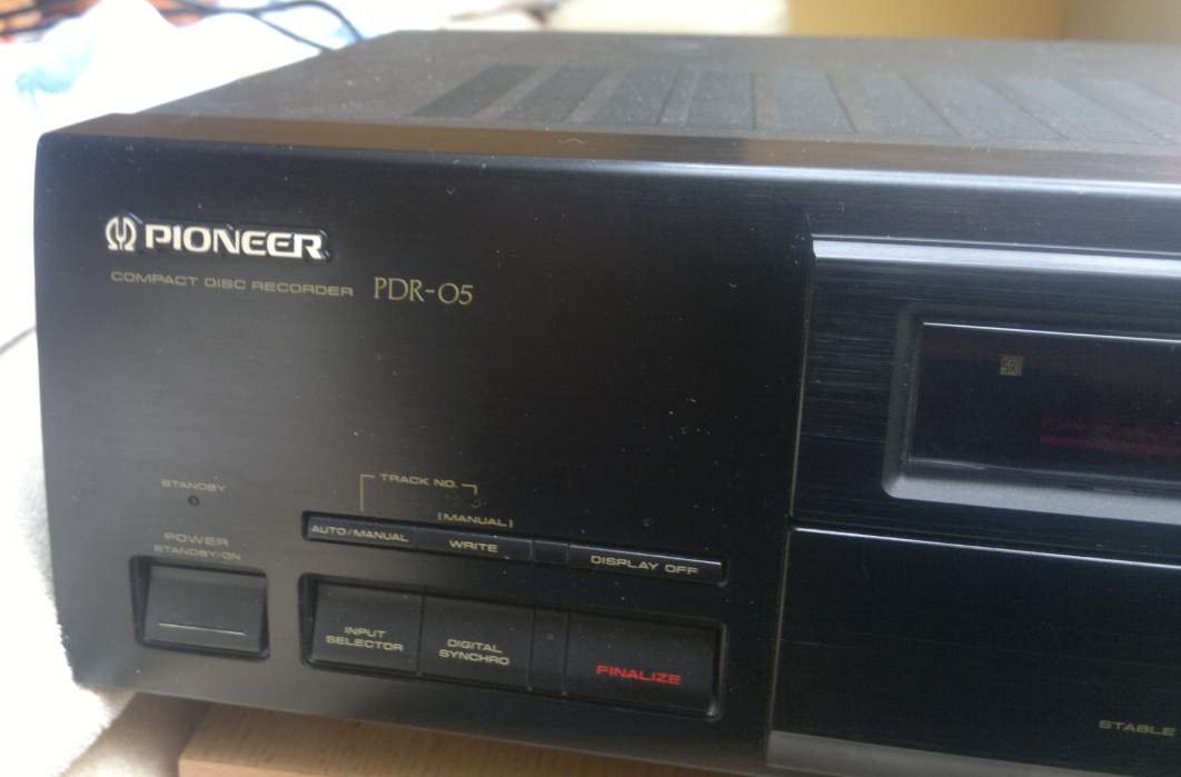 Pioneer PDR-05  Compact Disc Recorder 1995r.-2017-03-10_12-35-44.png