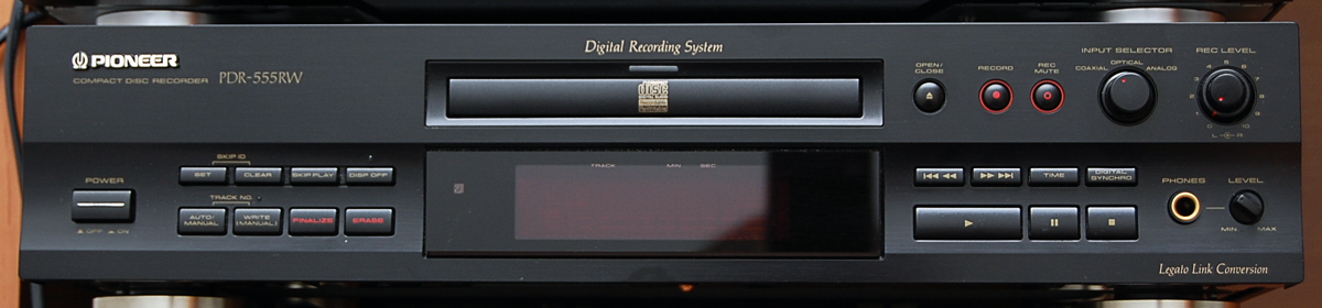 Pioneer PDR-555RW Compact Disc Recorder 1998 r.-front_pan_01.png