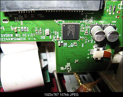 LiteOn iHAS 1202444444 A\B\C\D\E\F\X\Y\W-chip_ihas122.jpg