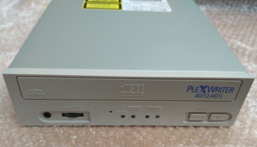 Plextor PX-W4012TS SCSI 2003r.-2017-12-07_07-48-08.png