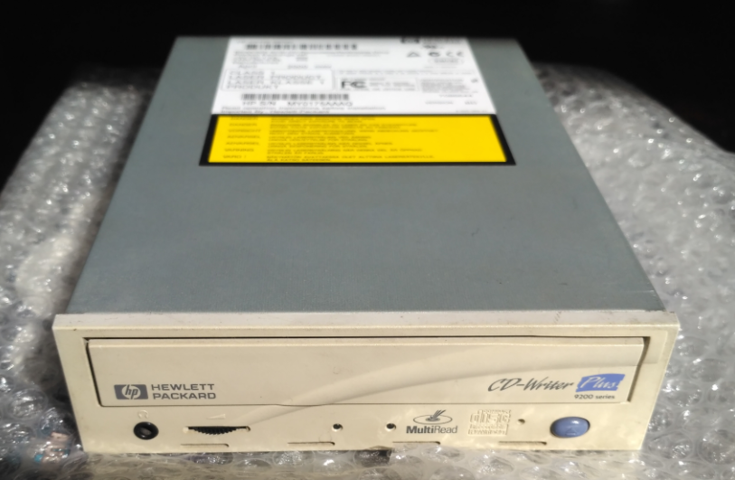 HP C4450-56000 \ HP CD Writer+ 9200 2000r SCSI-2018-05-08_15-37-08.png