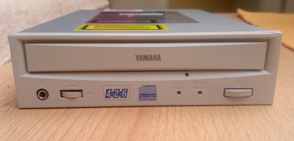 Yamaha CRW4260t SCSI 1998r.-2016-07-10_13-11-31.png