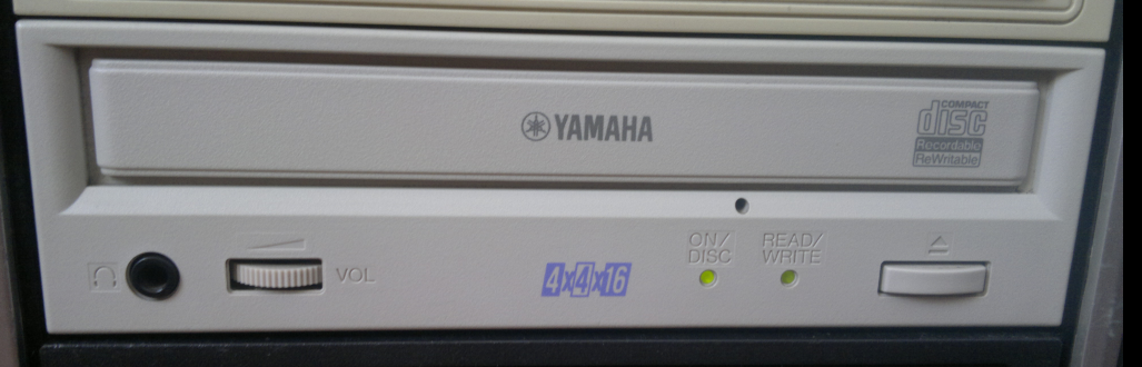 Yamaha CRW4416S  SCSI 1999r.-2016-07-21_09-59-14.png