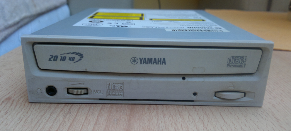 Yamaha CRW-2200E 2001r.-2016-09-22_15-36-10.png