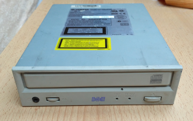 Yamaha CRW-6416S NB SCSI 1999r.-2017-02-04_09-02-44.png