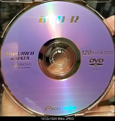 Pioneer DVD-R (PVC001)-disc.jpg