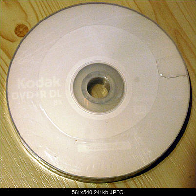 Kodak DVD+R DL 8,5 GB x8 MID: MBIPG101-R10-65 (Made In India)-04_kodak_cakec.jpg