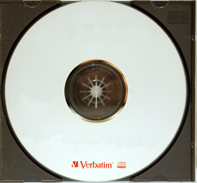 -02-verbatim-cd-r-datalifeplus-metal-azo-650-mb-disc.png