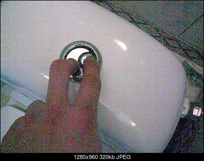 Czyszczenie toalety - problem ze spluczka-03112010-003-.jpg
